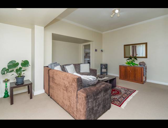 2 BEDROOM APARTMENT SOLD IN SEA POINT